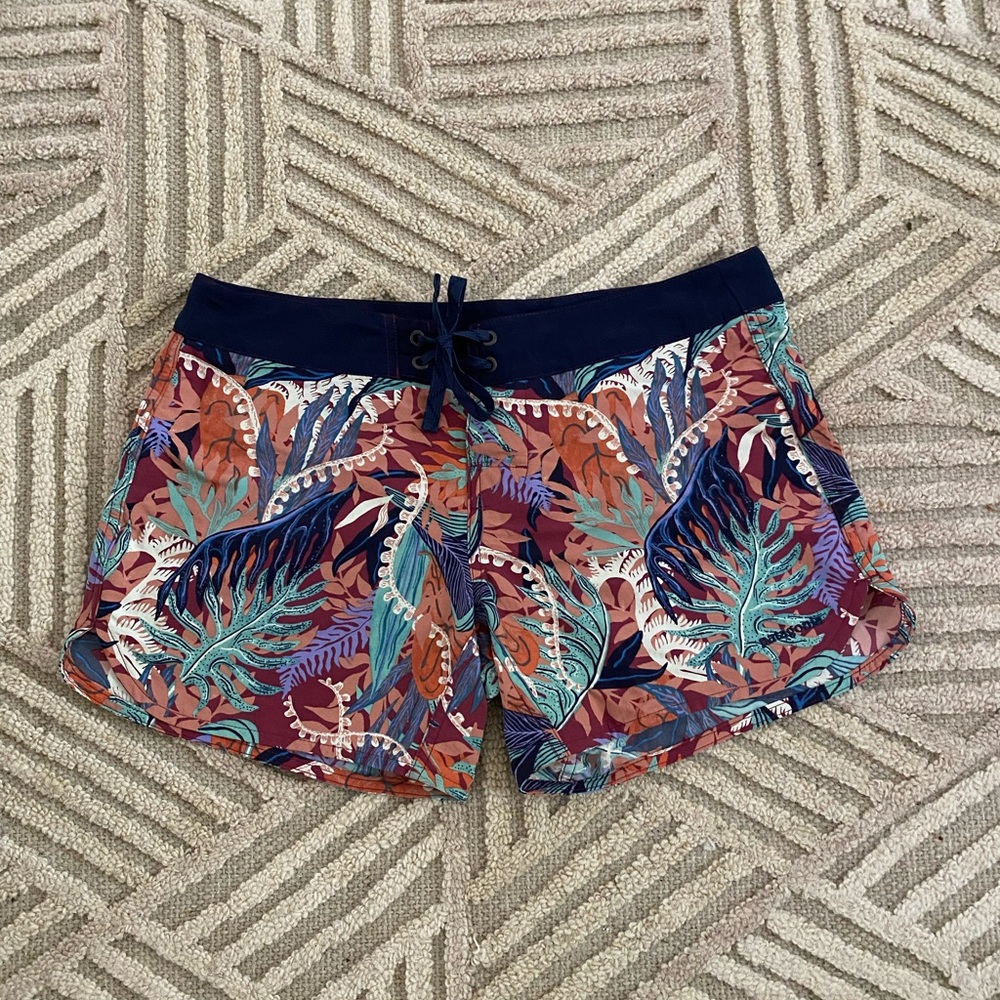 Patagonia Women's Tropical Print Athletic Shorts - Multicolor.  New with no tags